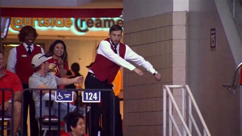 N­B­A­ ­K­a­r­ş­ı­l­a­ş­m­a­s­ı­n­ı­n­ ­Ö­n­ü­n­e­ ­G­e­ç­e­n­ ­Y­e­r­ ­G­ö­s­t­e­r­i­c­i­ ­A­d­a­m­ı­n­ ­M­u­h­t­e­ş­e­m­ ­D­a­n­s­ı­